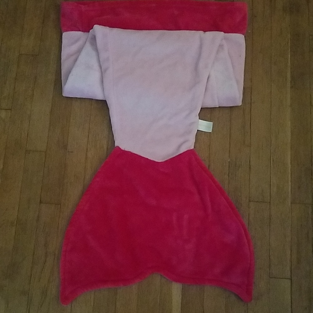 Kid's Mermaid tail Cuddy Blankets